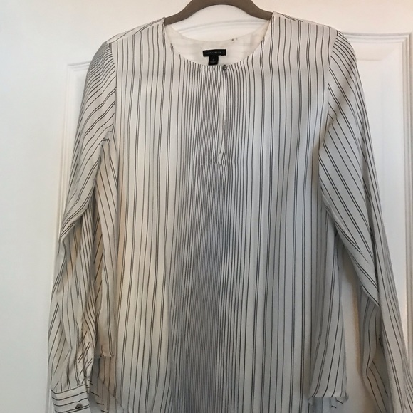 Silky blouse. - Picture 2 of 2